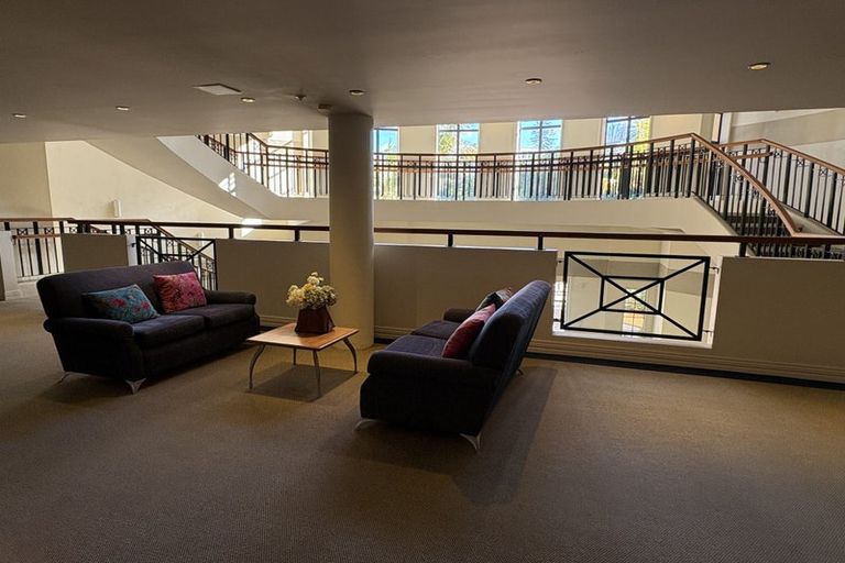 Photo of property in 2c/7-11 Bute Road, Browns Bay, Auckland, 0630