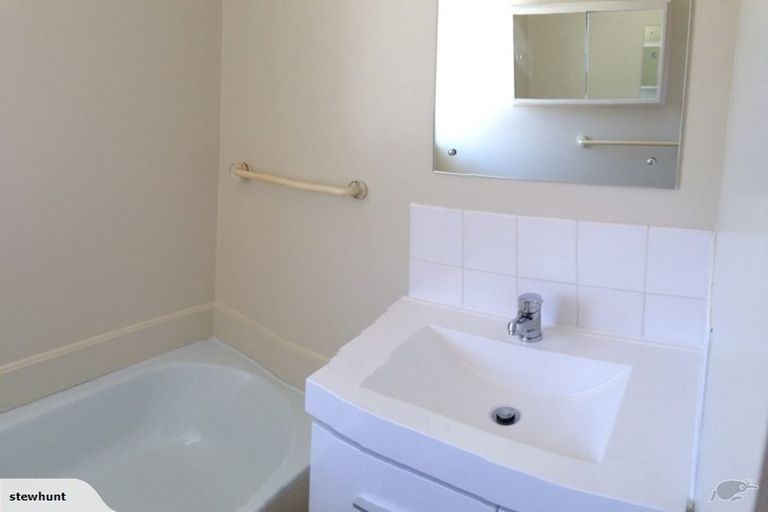 Photo of property in 3/54 Titirangi Road, New Lynn, Auckland, 0600