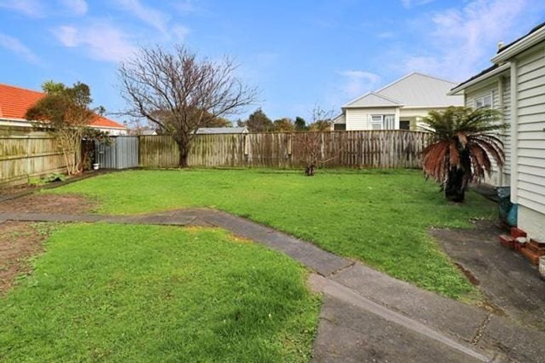 Photo of property in 26 Naenae Road, Naenae, Lower Hutt, 5011