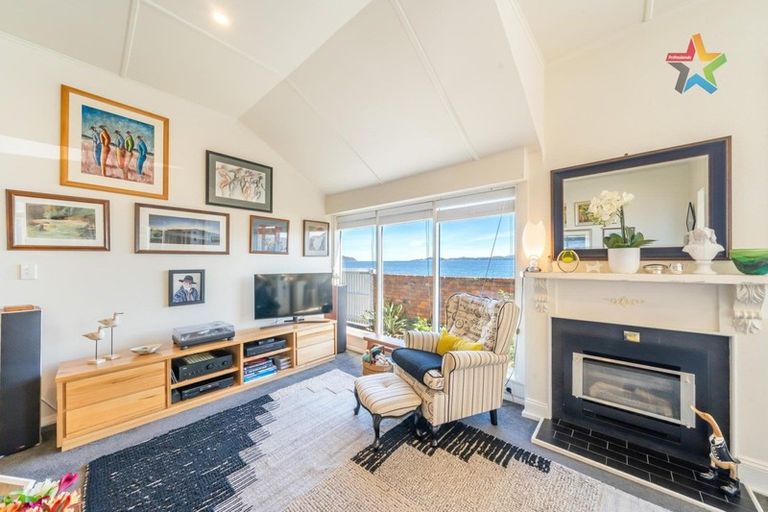 Photo of property in 409 Marine Drive, Mahina Bay, Lower Hutt, 5013