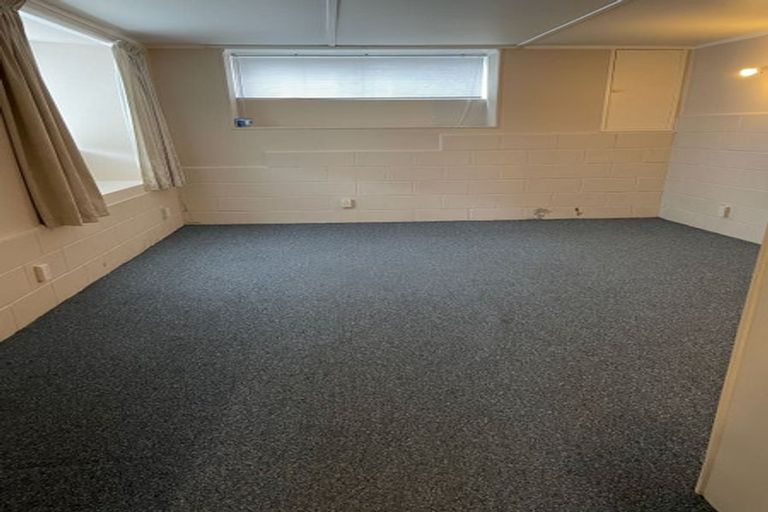 Photo of property in 1/74 Sunnynook Road, Sunnynook, Auckland, 0620