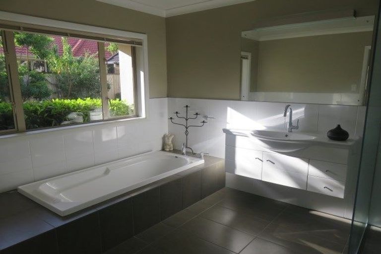 Photo of property in 2 Oldfield Court, Huntington, Hamilton, 3210