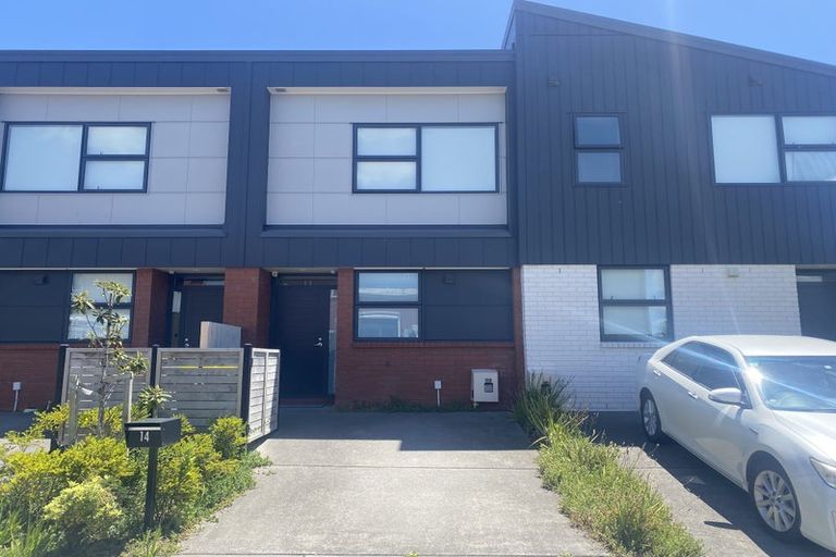 Photo of property in 14 Paterae Lane, Flat Bush, Auckland, 2019