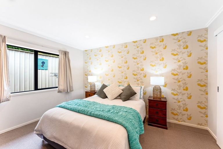 Photo of property in 32 Mount Marua Drive, Timberlea, Upper Hutt, 5018