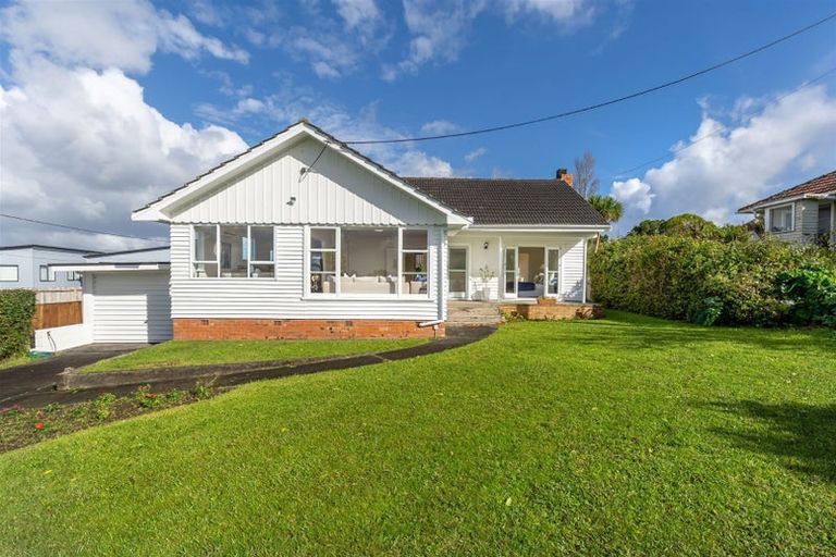 Photo of property in 1/516 Glenfield Road, Bayview, Auckland, 0629