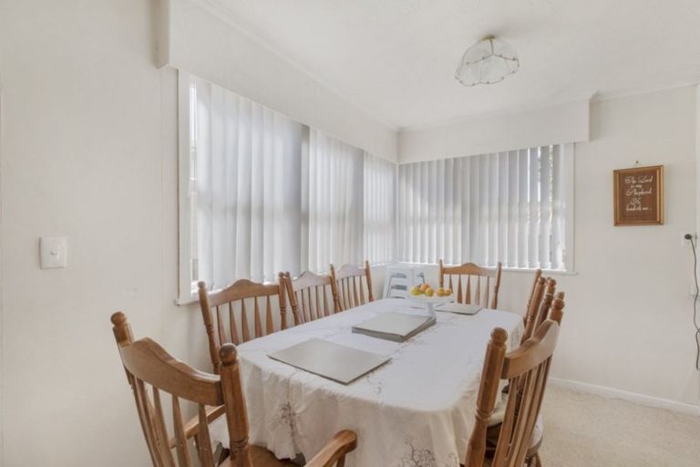 Photo of property in 43 Mckean Avenue, Manurewa, Auckland, 2102