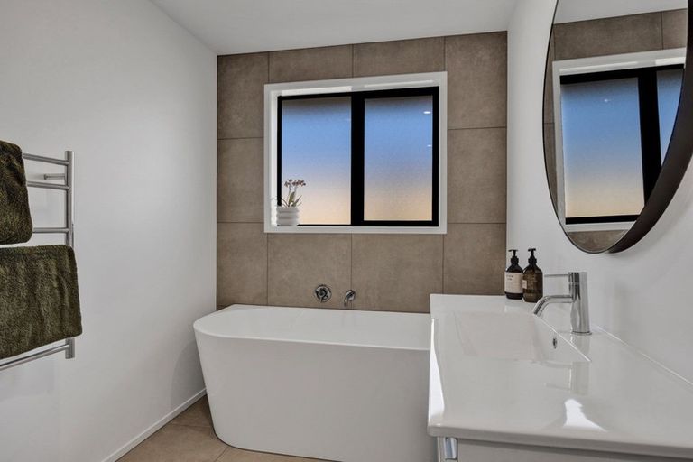 Photo of property in 27 Horoatua Street, Bell Block, New Plymouth, 4312