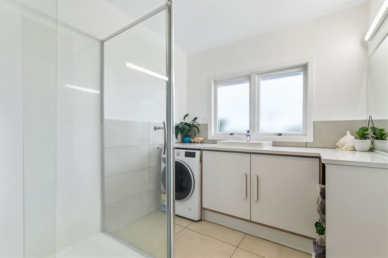 Photo of property in 58 Bleakhouse Road, Howick, Auckland, 2014