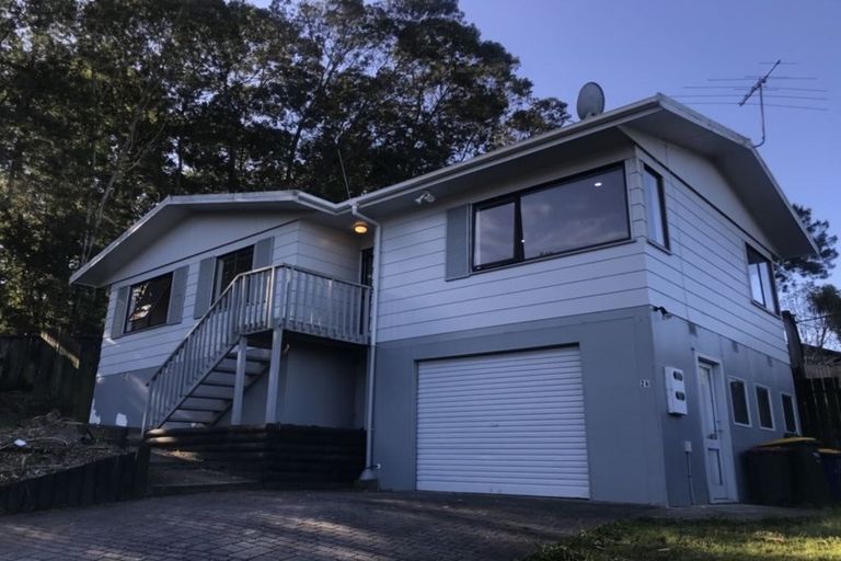 Photo of property in 24 Alidade Place, Massey, Auckland, 0614