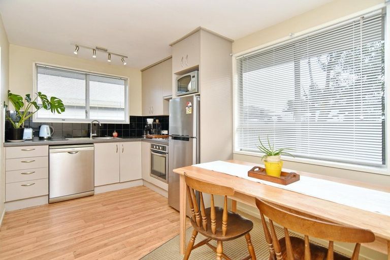 Photo of property in 2/5 Chadbury Street, Parklands, Christchurch, 8083