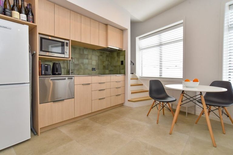 Photo of property in 69 Royal Terrace, Dunedin Central, Dunedin, 9016