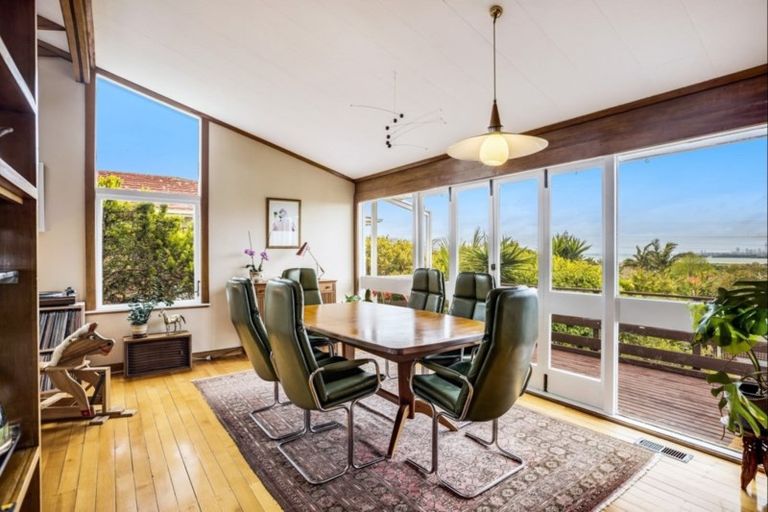 Photo of property in 231 Te Atatu Road, Te Atatu South, Auckland, 0610