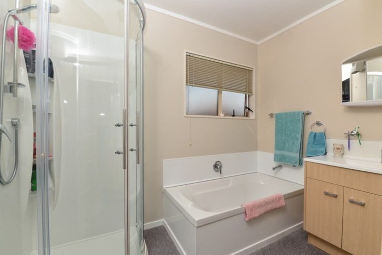 Photo of property in 17 Drake Place, Fairview Downs, Hamilton, 3214