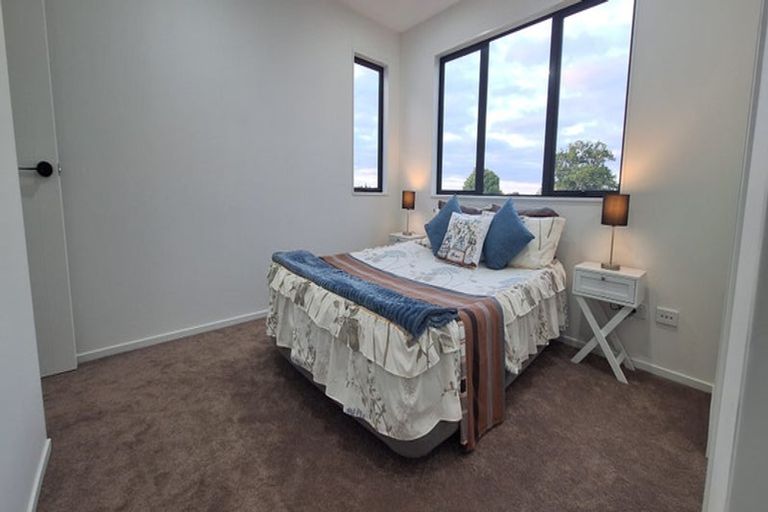 Photo of property in 21d Laura Street, Kelston, Auckland, 0602