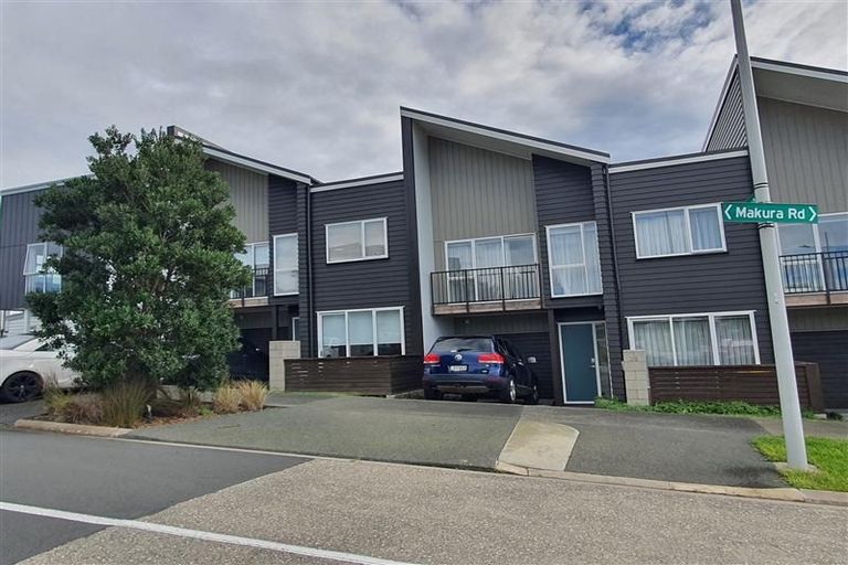 Photo of property in 2b Makura Road, Long Bay, Auckland, 0630