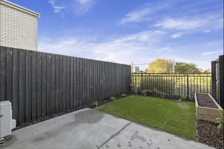 Photo of property in 3/23e Craven Street, Sockburn, Christchurch, 8042