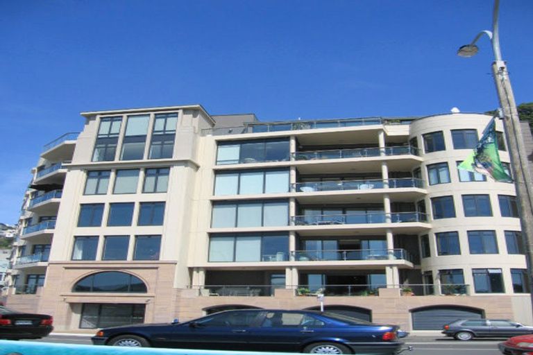 Photo of property in Bay Point Apartments, 3a/172 Oriental Parade, Oriental Bay, Wellington, 6011