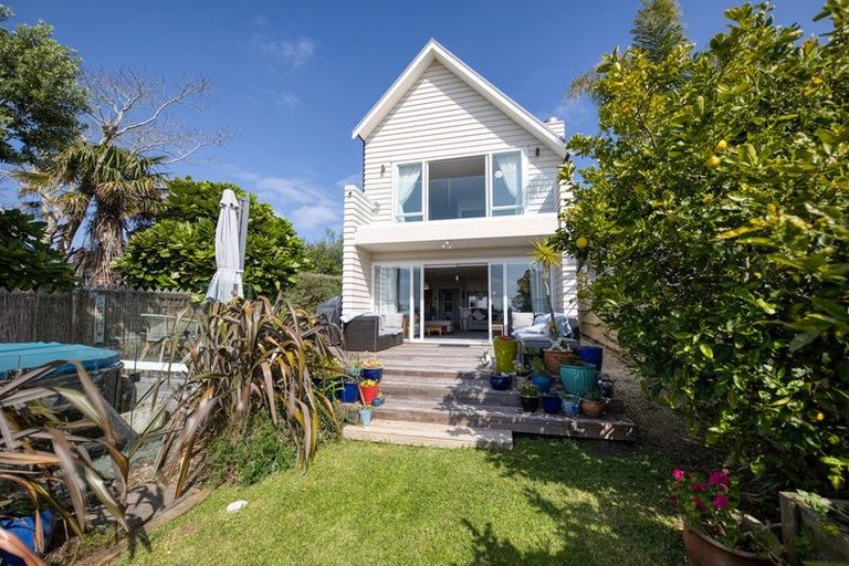 Photo of property in 7a Torkar Road, Clarks Beach, 2122