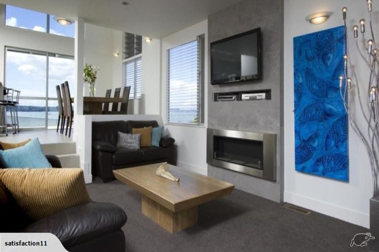 Photo of property in 15 Courtneys, West Harbour, Auckland, 0618