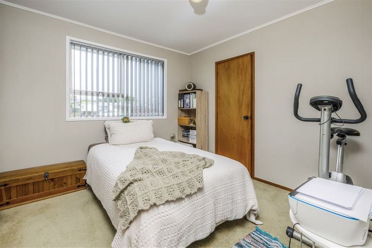 Photo of property in 9 Hindmarsh Street, Henderson, Auckland, 0612