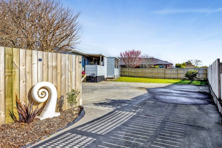 Photo of property in 1 Raunui Crescent, Inglewood, 4330