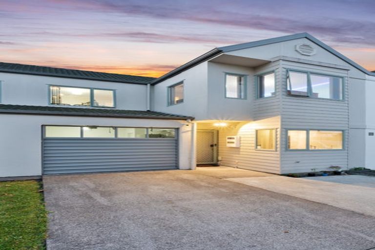 Photo of property in 21 Stephen Avenue, Henderson, Auckland, 0610