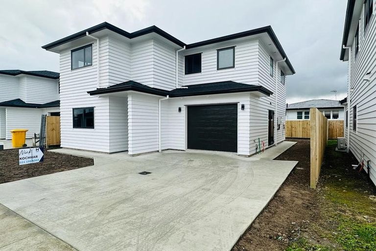 Photo of property in 6 Nagra Lane, Papakura, 2110