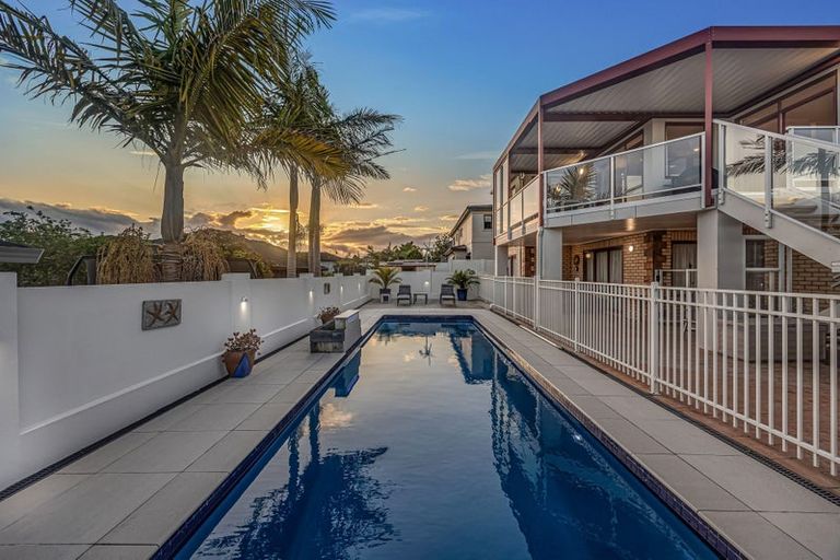 Photo of property in 5 Courtneys, West Harbour, Auckland, 0618