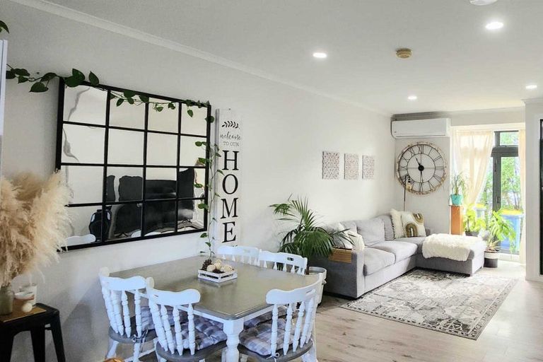 Photo of property in Tuscany Towers, 47/1 Ambrico Place, New Lynn, Auckland, 0600