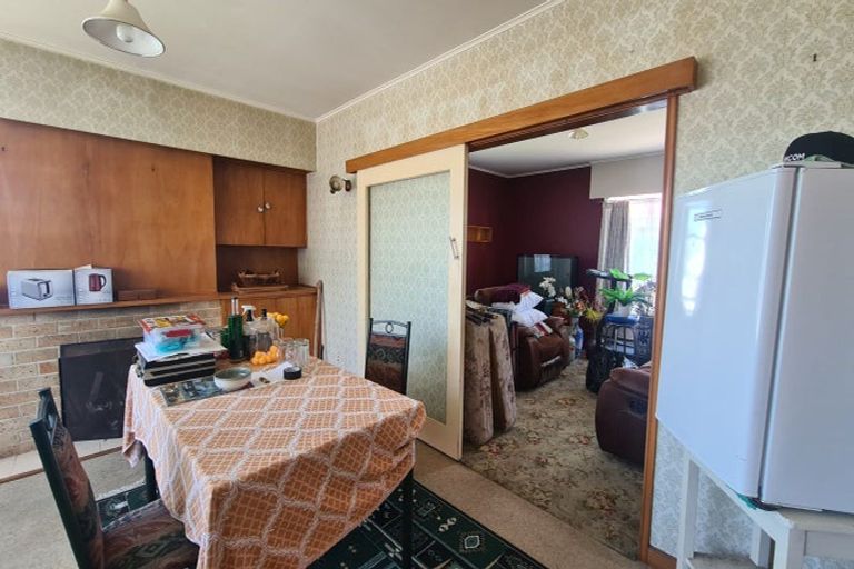 Photo of property in 17 Fox Street, Opunake, 4616