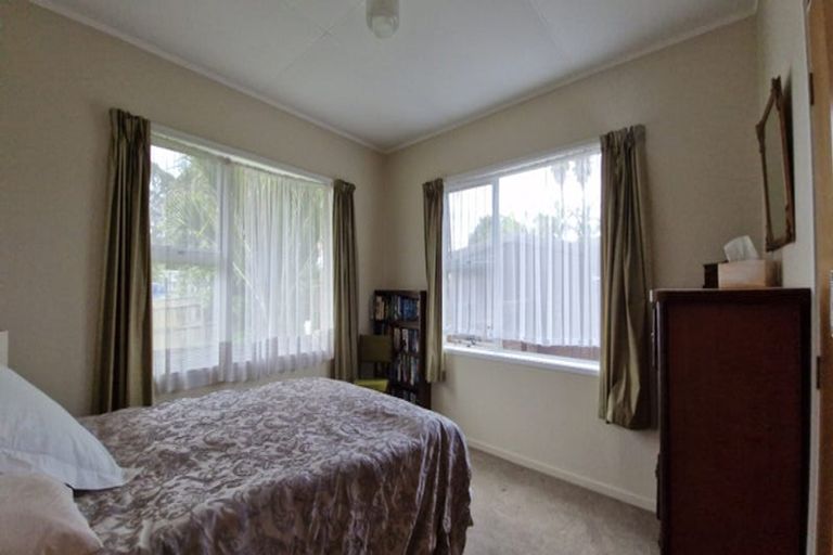 Photo of property in 1/34 Walton Street, Red Beach, 0932