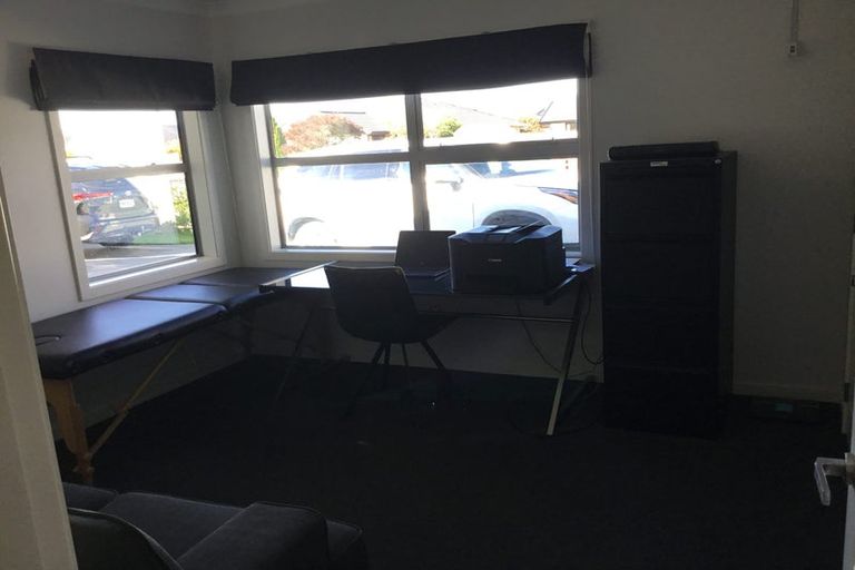 Photo of property in 83 Rosalie Terrace, Kelvin Grove, Palmerston North, 4414