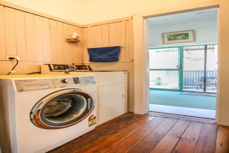 Photo of property in 2 Curtis Street, Hector, 7822