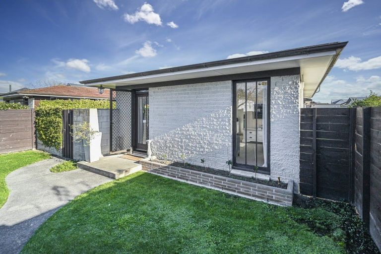 Photo of property in 2/518 Fitzroy Avenue, Hastings, 4122