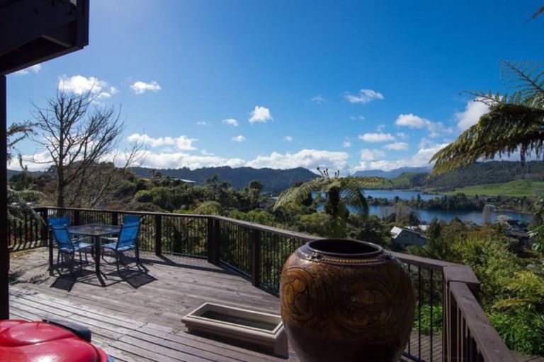 Photo of property in 3 Ridge Road, Lake Okareka, Rotorua, 3076