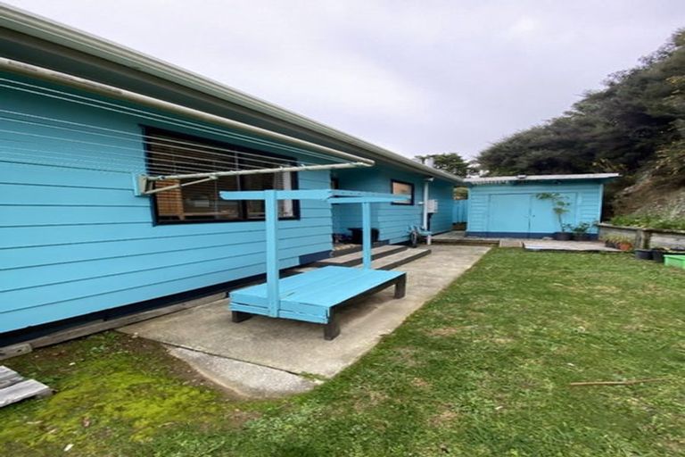 Photo of property in 33 Omapere Street, Whitby, Porirua, 5024