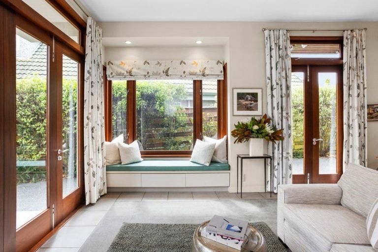 Photo of property in 1a Gillean Street, Havelock North, 4130