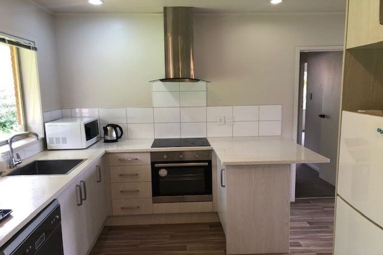 Photo of property in 1/7 Downing Street, Glenfield, Auckland, 0629