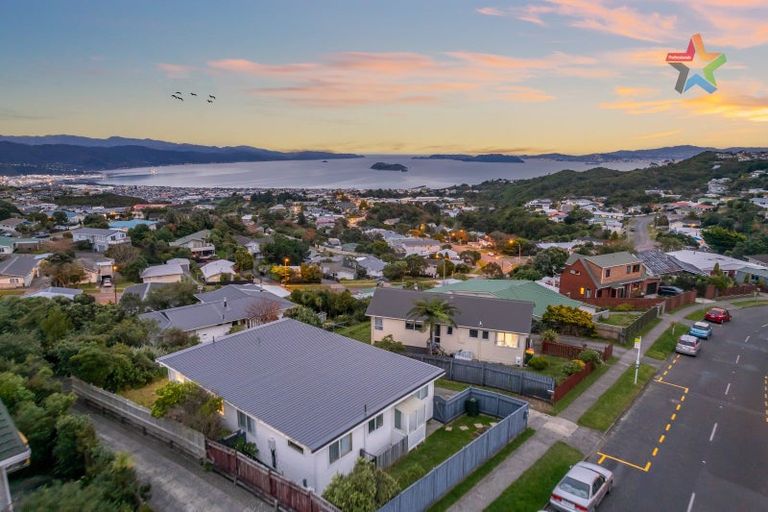 Photo of property in 21b Oakleigh Street, Maungaraki, Lower Hutt, 5010