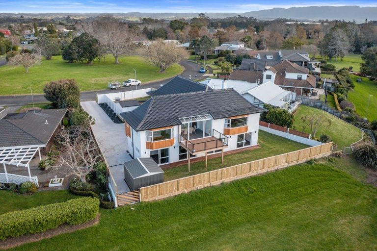 Photo of property in 61 Links View Drive, Omokoroa, 3114
