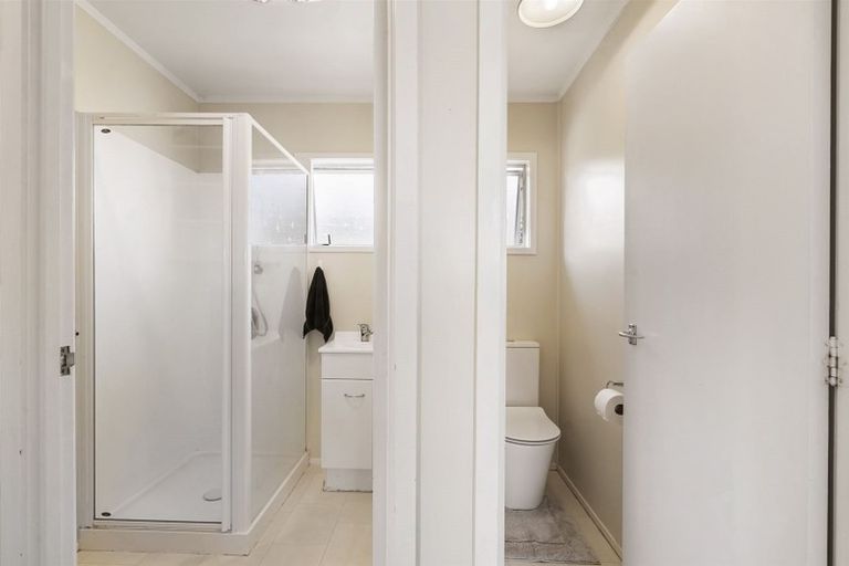 Photo of property in 3/68 Lake Road, Narrow Neck, Auckland, 0624