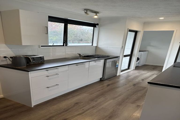 Photo of property in 7a Whangakoko Grove, Birchville, Upper Hutt, 5018