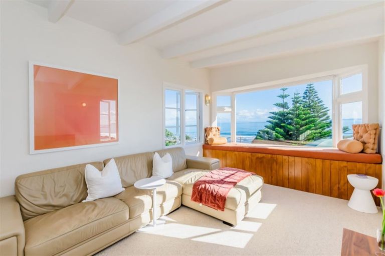 Photo of property in 37 Aperahama Street, Paekakariki, 5034