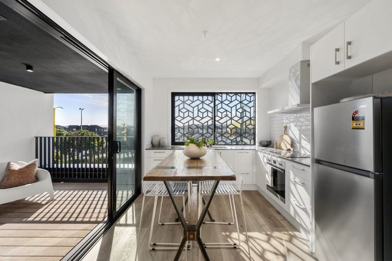 Photo of property in 206/2 Onepu Road, Kilbirnie, Wellington, 6022