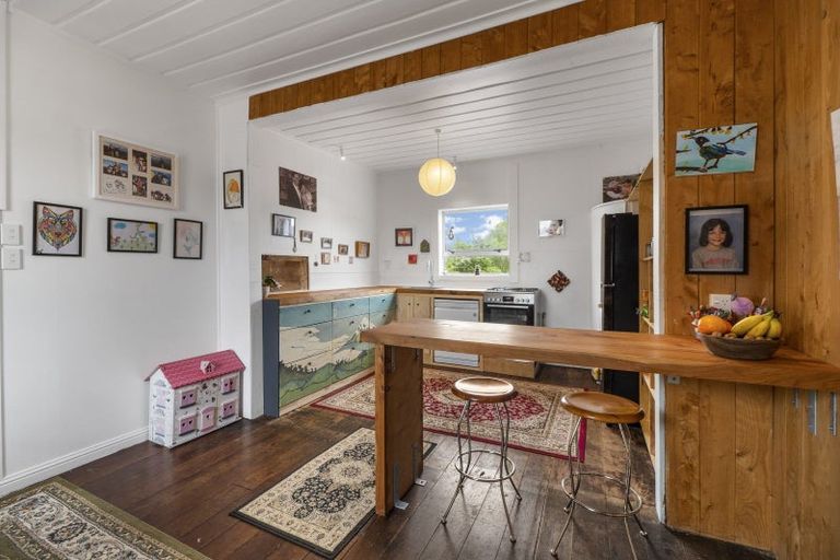 Photo of property in 96 Bridge Street, Eltham, 4322