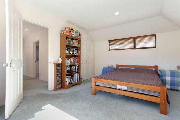 Photo of property in 31 Oakwood Grove, Eastern Beach, Auckland, 2012