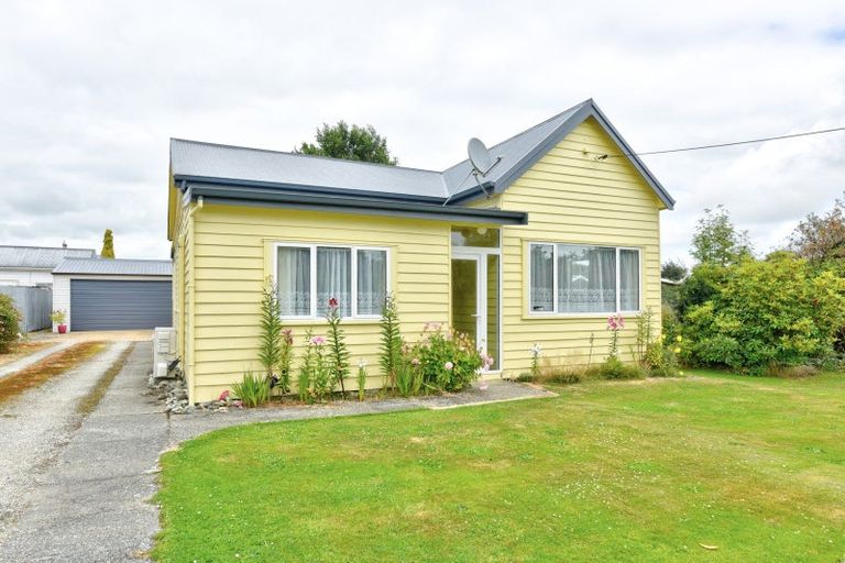 Photo of property in 26 Hunter Street, Edendale, 9825