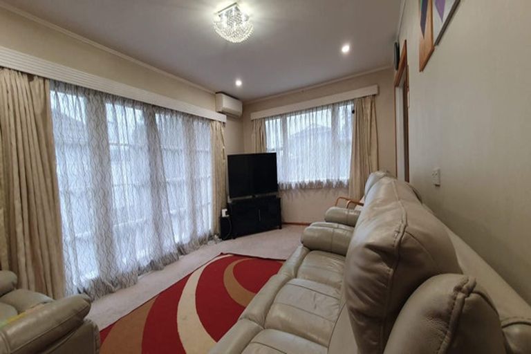 Photo of property in 2 Boothby Grove, Fairfield, Lower Hutt, 5011