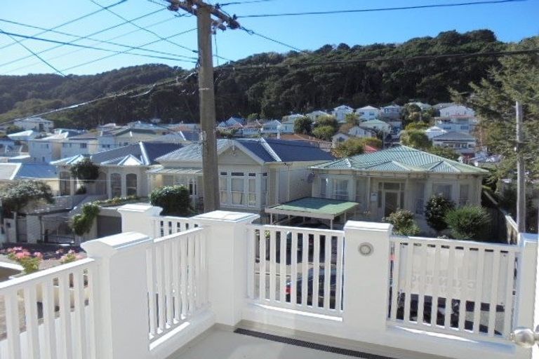 Photo of property in 54 Porritt Avenue, Mount Victoria, Wellington, 6011