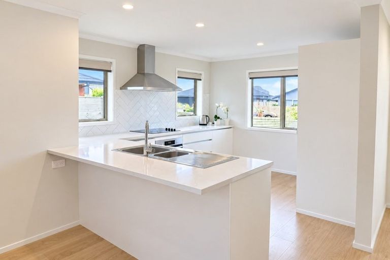 Photo of property in 8 Shearwater Lane, Whitby, Porirua, 5024